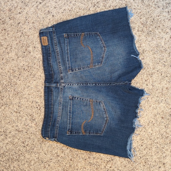 Classic Levi’s Strauss At the Waist Cutoff Modern Jean Shorts - Picture 7 of 11